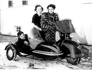 5334453-ein-kultobjekt-auf-raedern-die-namensgeberin-therese-pape-mitte-machte-auf-dem-gog